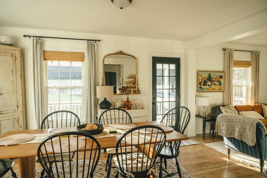 Cozy Cottage, Hot Tub, Fire Pit, 15Min To Hudson And Hiking Catskill Exterior photo